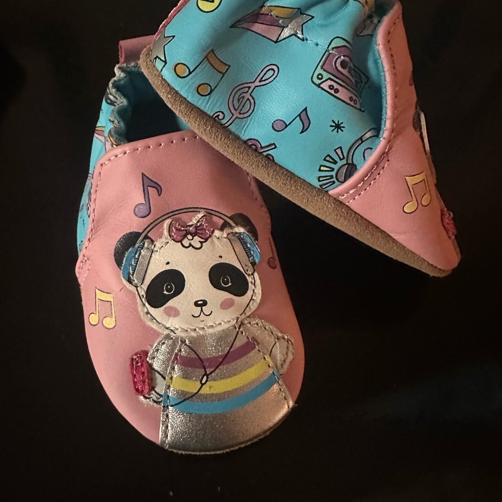 Robeez Pink Musical Panda Baby Shoes. 0-6 months. Never worn! - Picture 4 of 4